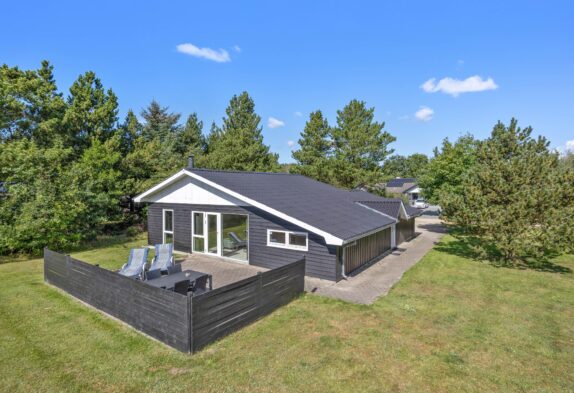 Renoviertes Ferienhaus für 6 Personen mit Whirlpool in Houstrup
