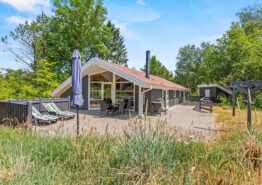 Hyggeligt sommerhus i fredelige omgivelser med sauna og spa