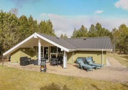 Dejligt feriehus med spa og sauna på skøn naturgrund