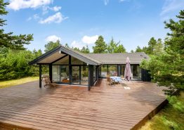 Sommerhusidyl med dejlig og rolig beliggenhed. Kat. nr.:  , 