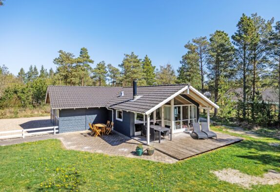 3+-Sterne-Ferienhaus mit Whirlpool und Sauna in Houstrup