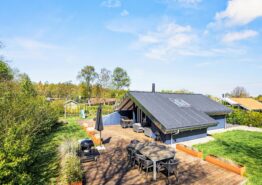 Schönes, familienfreundliches Ferienhaus in Bork Havn mit Kamin