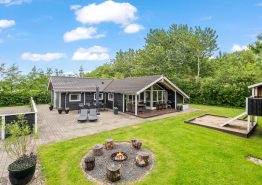 Skønt sommerhus med spa, sauna og dejligt udeområde