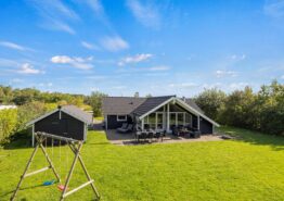 Geräumiges Ferienhaus mit Kamin, Sauna und Whirlpool
