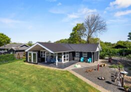 Einladendes Ferienhaus mit Kamin in Bork Havn. Kat. nr.:  35304, Svanevænget 5;