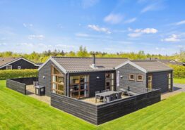 Dejligt sommerhus med sauna og spa til 8 personer i Bork Havn. Kat. nr.:  35393, Duevænget 35;