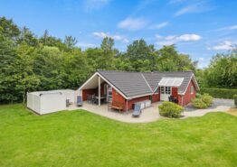 Klassisk charmerende sommerhus med udespa. Kat. nr.:  35443, Mosevænget 5;