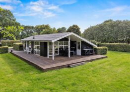 Klassisk sommerhus med plads til hygge i Bork Havn. Kat. nr.:  35489, Mosevænget 29;