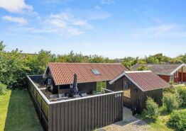 Bork Hytteby 138: Oplevelser og afslapning nær kystlinjen. Kat. nr.:  35580, Bork Hytteby 138;