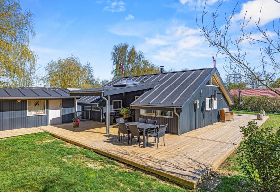Sommerhus ved fjorden med plads til 6 personer