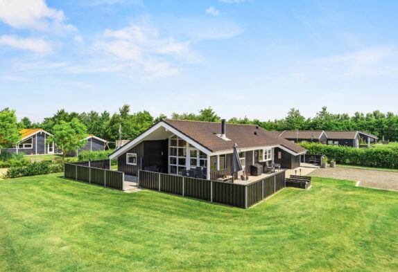 Schönes Ferienhaus mit Whirlpool, Sauna & Badetonne – 1 Hund
