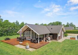 Hyggeligt sommerhus med brændeovn og sauna. Kat. nr.:  35673, Lærkevænget 10;