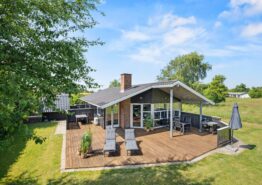 Uforglemmelige ferieoplevelser i Bork Havn. Kat. nr.:  35674, Tues Drøwt 58;