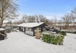 Hyggeligt sommerhus med vildmarksbad og brændeovn. Kat. nr.:  35742, Rylevænget 1