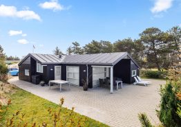 Central beliggende sommerhus i Henne Strand til 6 personer. Kat. nr.:  40504, Sneppevej 12;