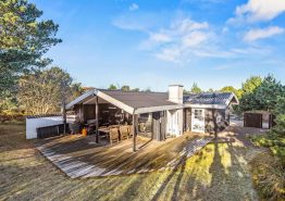 Hygge mit Kamin, Sauna und Whirlpool für die ganze Familie. Kat. nr.:  40609, Hjelmevej 89