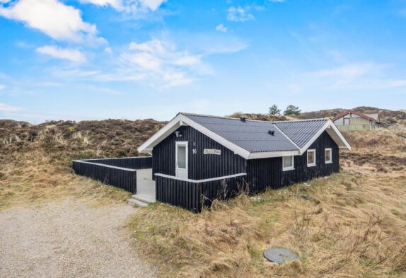 Afslapning og hygge i sommerhus med sauna i Henne Strand