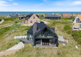 Strandnah exklusives Ferienhaus in Henne Strand. Kat. nr.:  40660, Slåenvej 2;