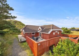 Gemütliches Sommerhaus mit Whirlpool & Sauna in Henne Strand