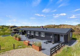 Gemütliches Sommerhaus mit Fusbodenheizung und Kamin in Henne – Hund erlaubt