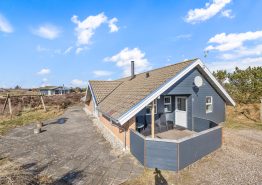 Schönes Ferienhaus mit Schwimmingpool und Whirlpool – für 8 Personen – in Henne Strand