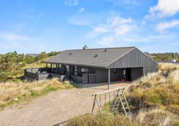 Skønt feriehus i Henne Strand – til 6 personer – Med sauna