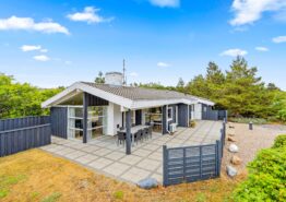 Helles Ferienhaus mit Spa, Sauna und überdachter Terrasse. Kat. nr.:  40774, Musvågevej 2;