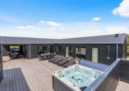 Luxusferien mit Außenwhirlpool, Außensauna und Poolbillard. Kat. nr.:  40847, Mågevej 17;