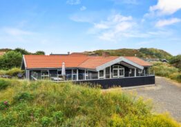 Stilvolles Aktivitätshaus mit Billard und Sauna in Henne Strand