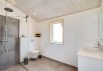 Moderne aktivitetshus i Henne Strand med udendørs spa og sauna (billede 26)