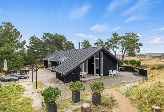 Geschmackvolles Sommerhaus in Henne Strand, perfekt für 2 Paare