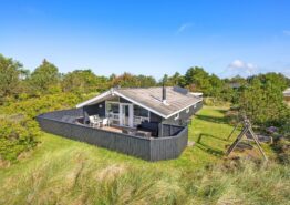 Charmantes Sommerhaus mit Kamin in Henne Strand für 6 Personen