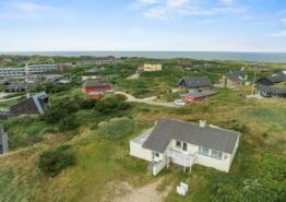 Strandnah gelegenes Ferienhaus mit Meerblick in Henne Strand