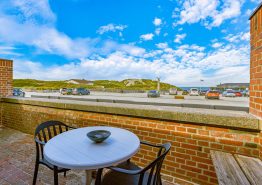 Hyggeligt rækkehus med havudsigt til 4 personer