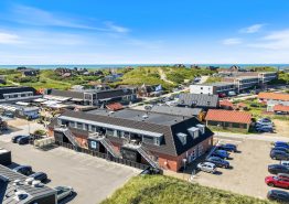 Lækker ferielejlighed med sauna og spa midt i Henne Strand