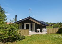 Klassisches Sommerhaus auf herrlichem Naturgrundstück