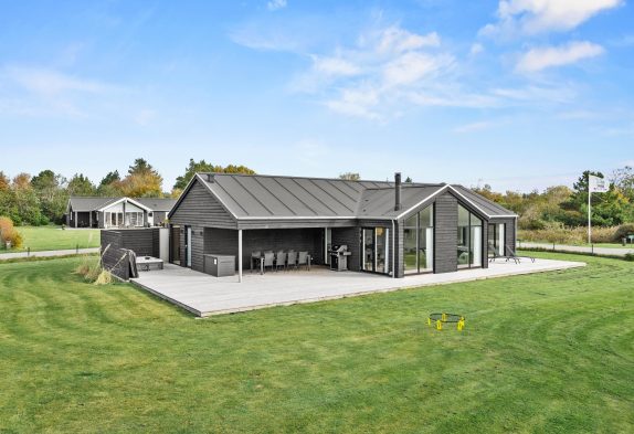 Modernes Aktivitätshaus für 8 Personen – mit Außenwhirlpool