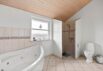 Luksuriøst sommerhus med spabad og sauna i Henneby (billede 15)