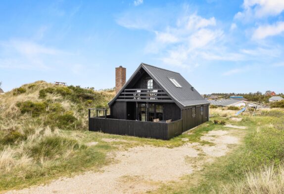 Schönes Sommerhaus – eine wahre Perle – auf Dünengrund nur 400 m vom Meer entfernt liegend