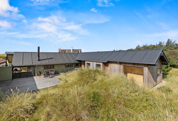 Klassisches Ferienhaus in strandnaher Lage auf einem herrlichen Naturgrundstück