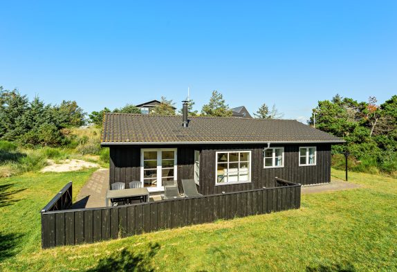 Gemütliches Ferienhaus in guter Lage, 300 m zum Strand