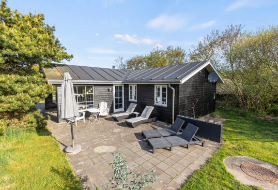 Charmantes Sommerhaus in Vejers mit überdachter Terrasse