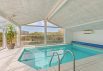 Stort poolhus med sauna og spabad få minutters gang fra hav og by (billede 3)