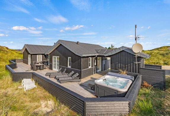 Luxuriöses Ferienhaus mit Außen Whirlpool & Sauna für 8 Personen