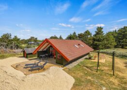 Hyggeligt sommerhus med brændeovn til 4 personer i Vejers. Kat. nr.:  50155, Engesøvej 81;