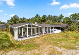 Gut gelegenes Ferienhaus mit Sauna und Holzofen in Vejers. Kat. nr.:  50218, Aavej 12;