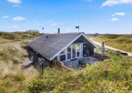 Strandnært sommerhus til 6 personer i Vejers