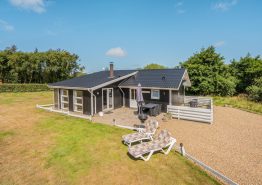 Familienfreundliches Holzhaus mit Kamin und tollem Garten