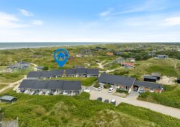 Ferielejlighed med fælles swimmingpool og tæt ved havet