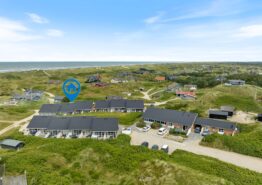 Praktisk ferielejlighed kun 100 meter fra Vesterhavet. Kat. nr.:  50817, Nordvej 11-17;